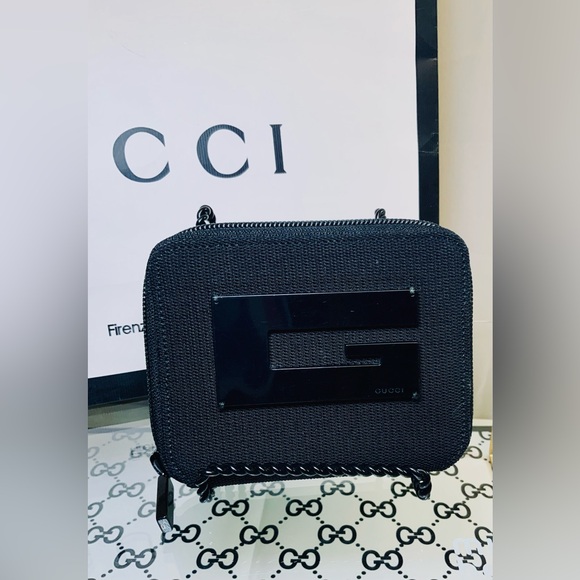 “HP” Auth Gucci black leather and nylon compact wallet - Picture 5 of 12